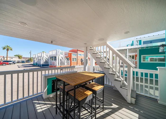 Sandy Cheeks, Deluxe Rive Views, Roadrunner Casa vacanze